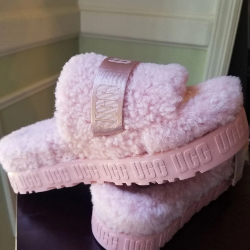 Pink ugg fluffita Slides sandals